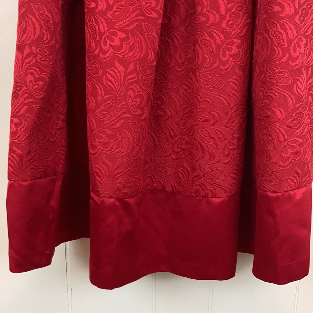 Red Liz Claiborne Pleated dress with belt. Size 12. EUC. - Picture 5 of 5